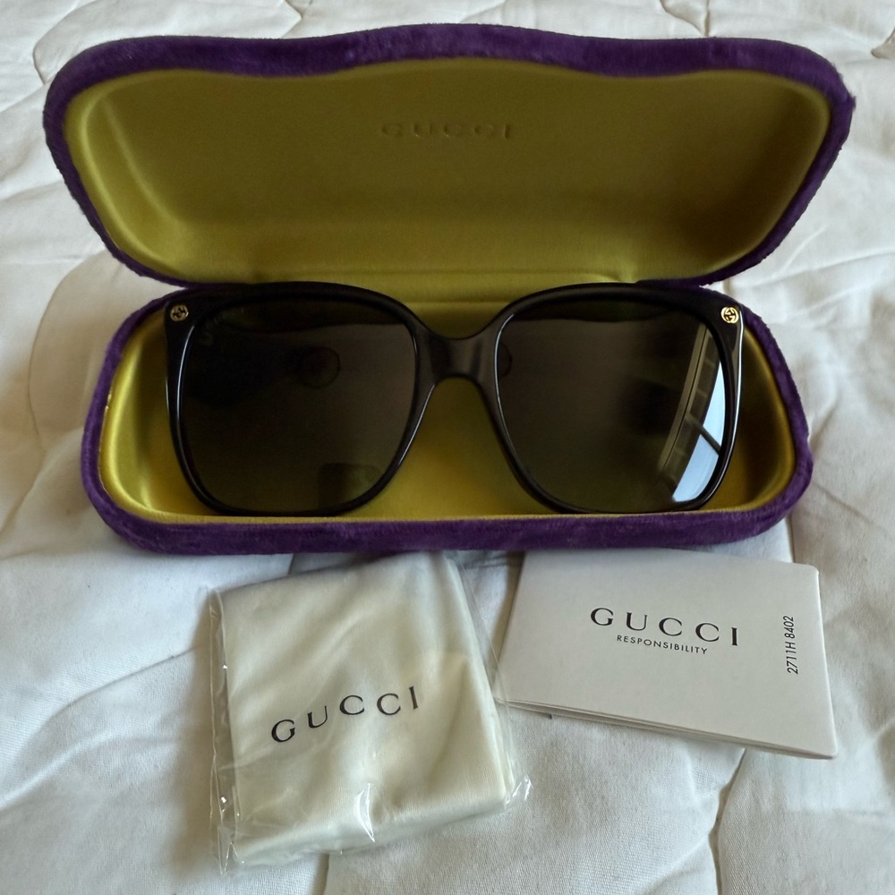 Gucci Black GG0022S Luxury Sunglasses. Like New